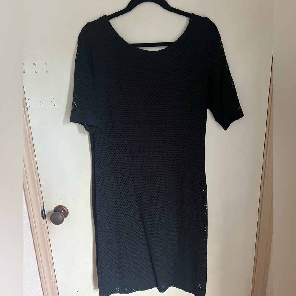 Short sleeved black dress